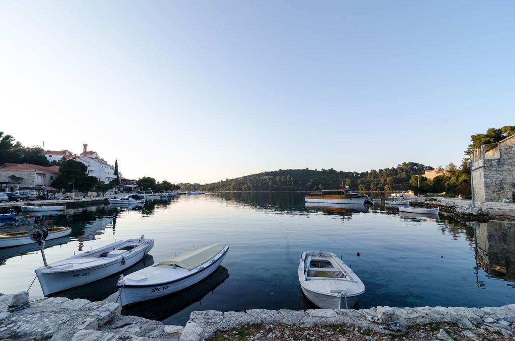 פומנה Apartments Lorena Mljet מראה חיצוני תמונה