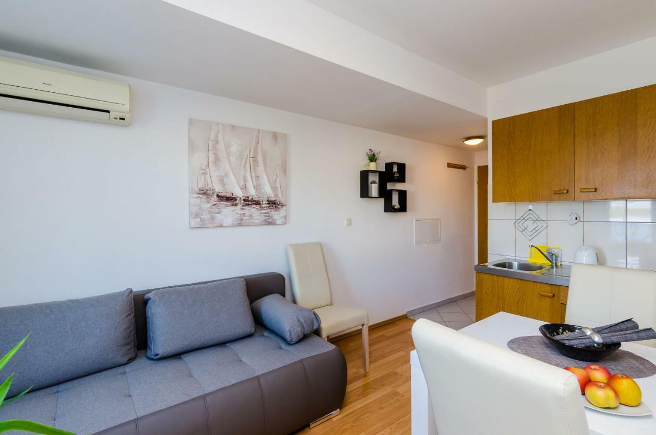פומנה Apartments Lorena Mljet מראה חיצוני תמונה