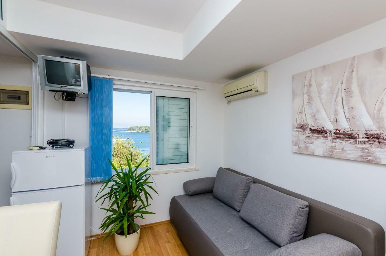 פומנה Apartments Lorena Mljet מראה חיצוני תמונה