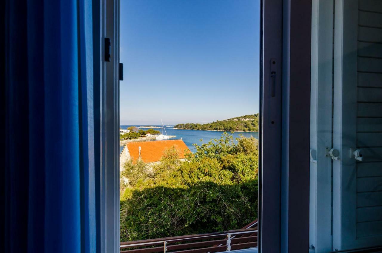 פומנה Apartments Lorena Mljet מראה חיצוני תמונה