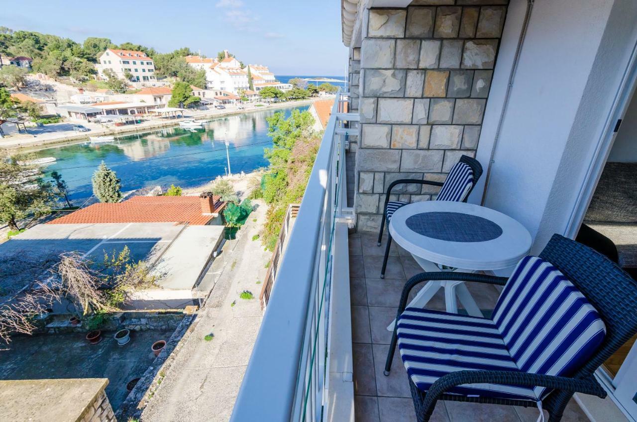 פומנה Apartments Lorena Mljet מראה חיצוני תמונה